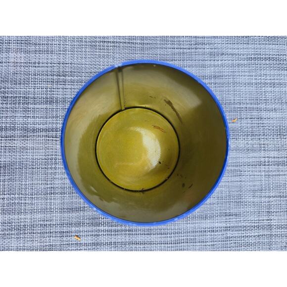 Vintage Kentucky Wildcats Blue Metal Coin Bank UK  5 Inches Made In Hong Kong - Picture 9 of 10